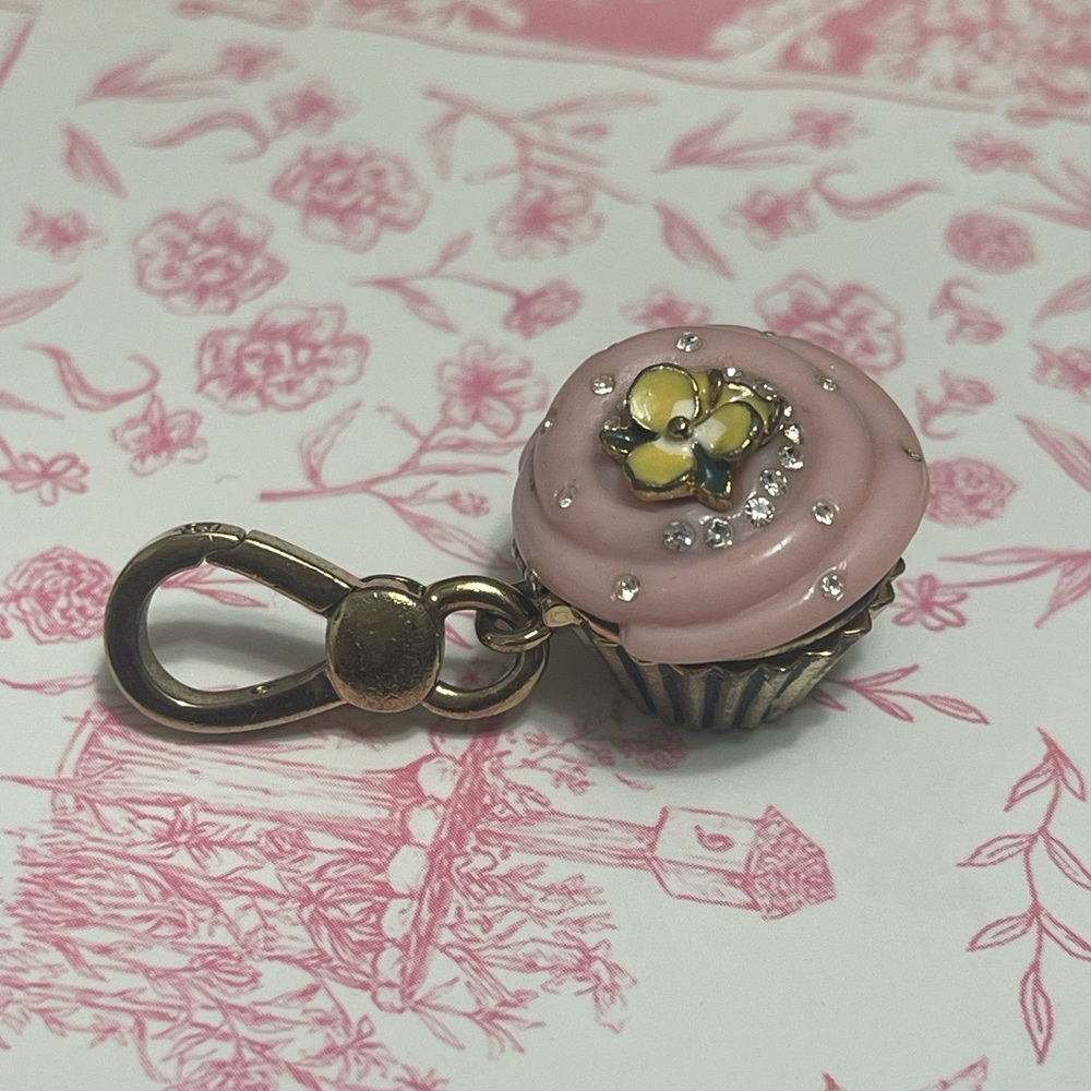 Y2K Juicy Couture pink cupcake charm